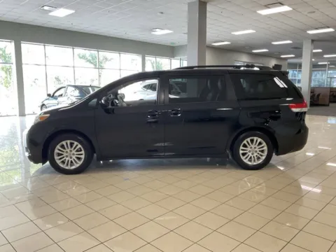 More photos of 2012 Toyota Sienna XLE AAS at Acura of Overland Park, KS