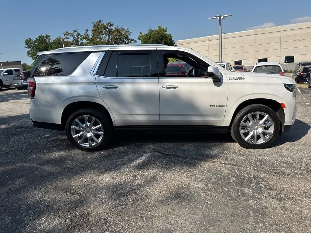 2021 Chevrolet Tahoe High Country photo 2