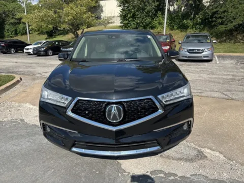Photos of 2018 Acura MDX w/Technology Pkg for sale in Overland Park, KS at Acura of Overland Park