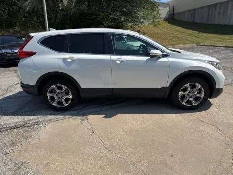 More photos of 2019 Honda CR-V EX-L at Acura of Overland Park, KS