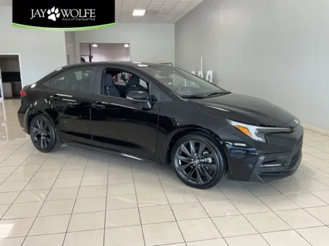 Black 2024 Toyota Corolla SE for sale in Overland Park, KS