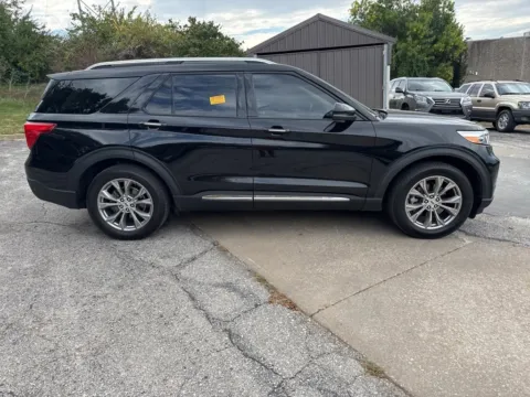 More photos of 2020 Ford Explorer Limited at Acura of Overland Park, KS