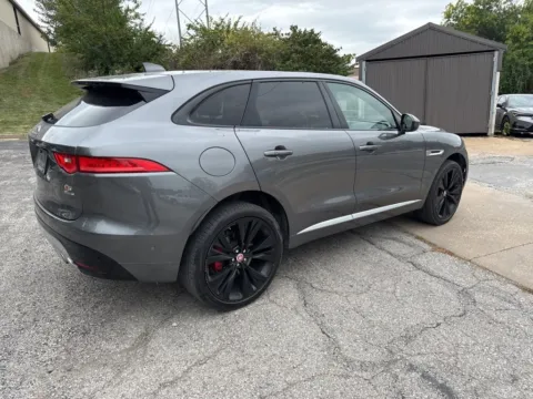 More photos of 2019 Jaguar F-PACE S at Acura of Overland Park, KS