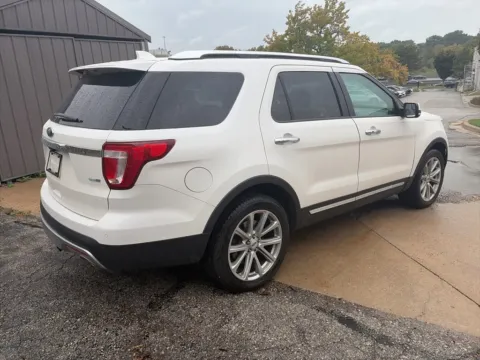 More photos of 2016 Ford Explorer Limited at Acura of Overland Park, KS