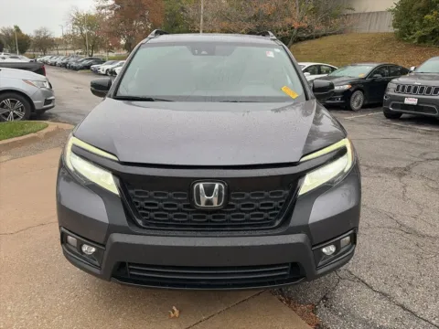 Photos of 2019 Honda Passport Elite for sale in Overland Park, KS at Acura of Overland Park