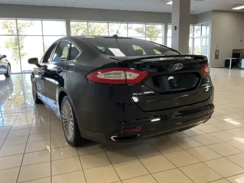 More photos of 2016 Ford Fusion Titanium at Acura of Overland Park, KS