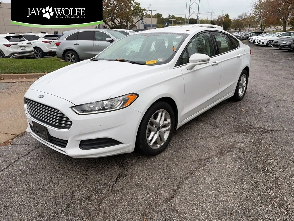 White 2016 Ford Fusion SE for sale in Overland Park, KS