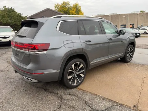 More photos of 2024 Volkswagen Atlas 2.0T SEL Premium R-Line at Acura of Overland Park, KS