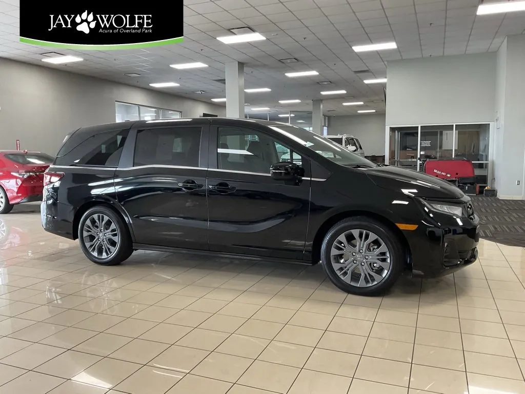 Used 2025 Honda Odyssey Touring with VIN 5FNRL6H88SB085119 for sale in Kansas City
