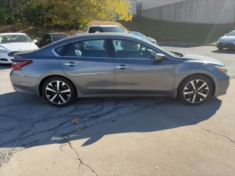 More photos of 2018 Nissan Altima 2.5 SR at Acura of Overland Park, KS