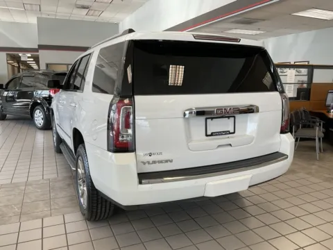 More photos of 2015 GMC Yukon Denali at Jay Wolfe Auto Outlet, MO