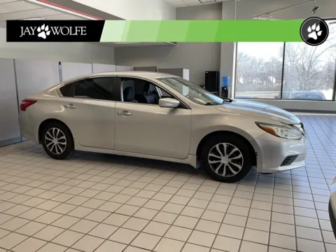 Silver 2017 Nissan Altima 2.5 S for sale in Kansas City, MO