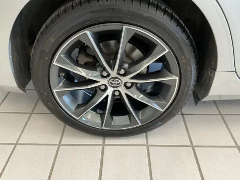 More photos of 2016 Toyota Camry XSE at Jay Wolfe Auto Outlet, MO