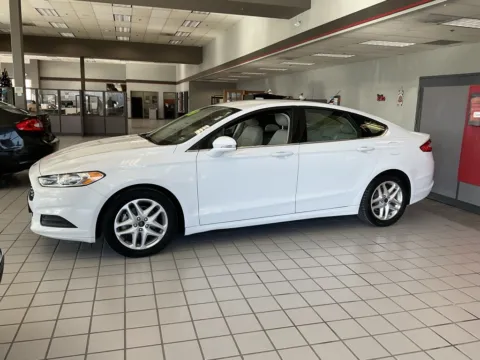 Another view of 2016 Ford Fusion SE for sale in Kansas City, MO at Jay Wolfe Auto Outlet