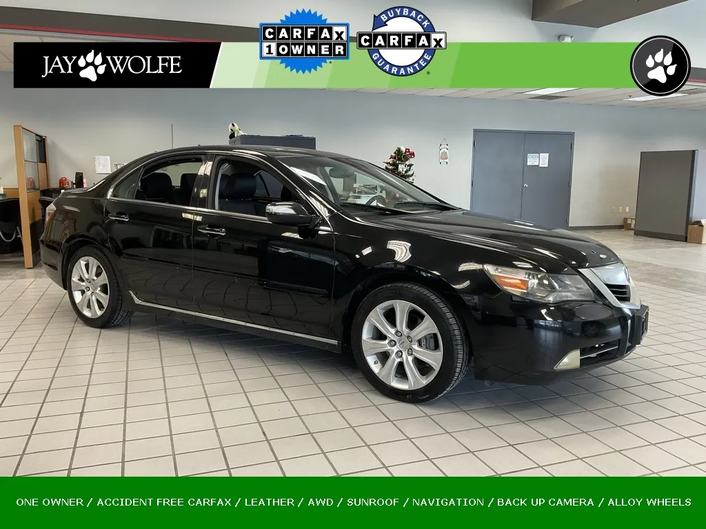 2010 Acura RL's photo