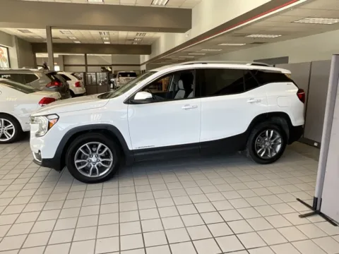 More photos of 2024 GMC Terrain SLT at Jay Wolfe Auto Outlet, MO