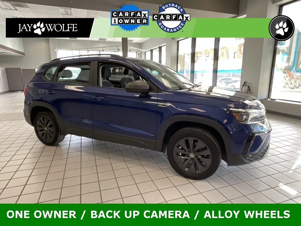 2023 Volkswagen Taos S's photo