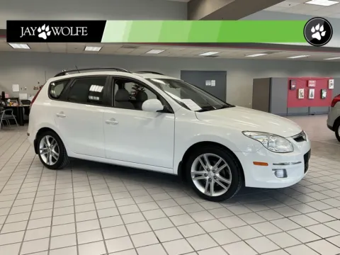 White 2010 Hyundai Elantra Touring SE for sale in Kansas City, MO