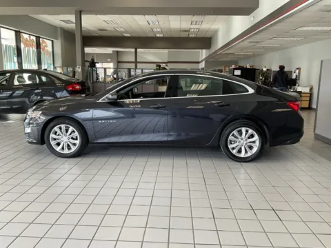 More photos of 2023 Chevrolet Malibu LT at Jay Wolfe Auto Outlet, MO