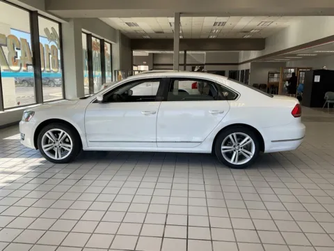 More photos of 2014 Volkswagen Passat TDI SEL Premium at Jay Wolfe Auto Outlet, MO
