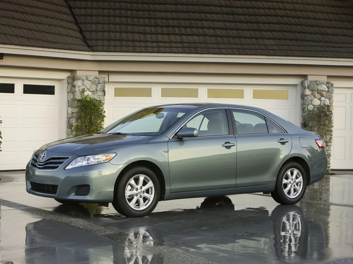 2011 Toyota Camry XLE's photo