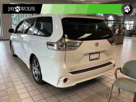 More photos of 2013 Toyota Sienna SE at Jay Wolfe Auto Outlet, MO