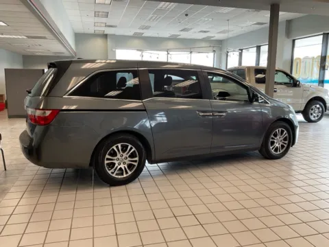 More photos of 2011 Honda Odyssey EX-L at Jay Wolfe Auto Outlet, MO