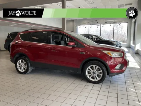 Red 2018 Ford Escape SE for sale in Kansas City, MO