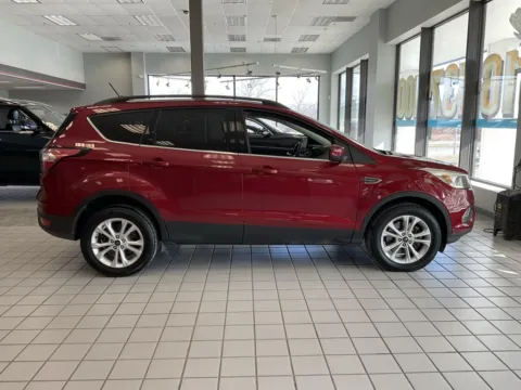 More photos of 2018 Ford Escape SE at Jay Wolfe Auto Outlet, MO