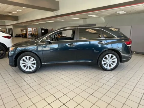 More photos of 2014 Toyota Venza XLE at Jay Wolfe Auto Outlet, MO
