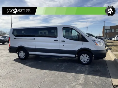 White 2017 Ford Transit-350 XLT for sale in Kansas City, MO