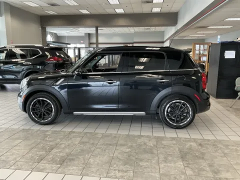 More photos of 2016 MINI Cooper S Countryman at Jay Wolfe Auto Outlet, MO