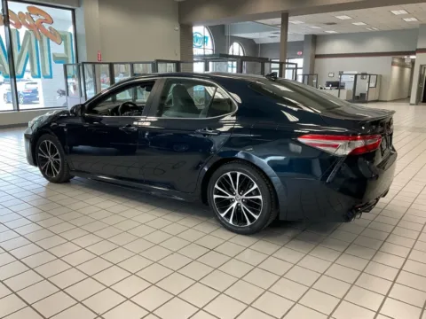 More photos of 2020 Toyota Camry Hybrid SE at Jay Wolfe Auto Outlet, MO