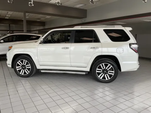 More photos of 2016 Toyota 4Runner Limited at Jay Wolfe Auto Outlet, MO