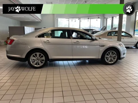 More photos of 2010 Ford Taurus Limited at Jay Wolfe Auto Outlet, MO