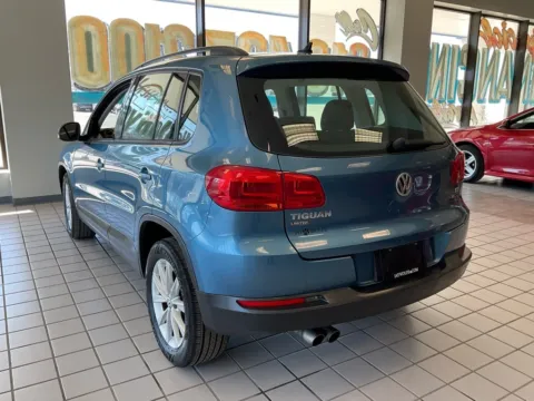 More photos of 2017 Volkswagen Tiguan 2.0T S at Jay Wolfe Auto Outlet, MO