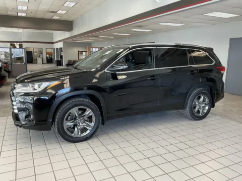 Another view of 2019 Toyota Highlander Limited Platinum for sale in Kansas City, MO at Jay Wolfe Auto Outlet