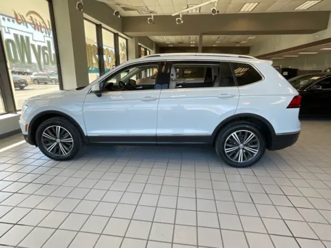 More photos of 2018 Volkswagen Tiguan 2.0T SEL at Jay Wolfe Auto Outlet, MO