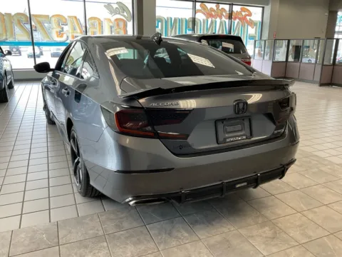 More photos of 2018 Honda Accord Sport at Jay Wolfe Auto Outlet, MO