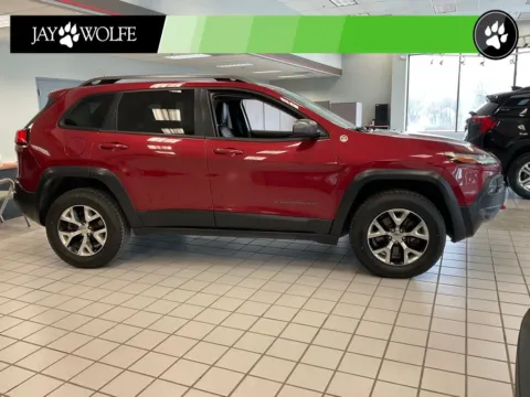 Red 2014 Jeep Cherokee Trailhawk for sale in Kansas City, MO