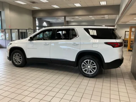 More photos of 2023 Chevrolet Traverse LT Leather at Jay Wolfe Auto Outlet, MO