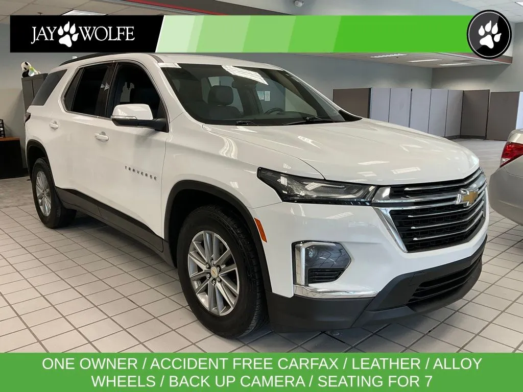 White 2023 Chevrolet Traverse LT Leather for sale in Kansas City, MO