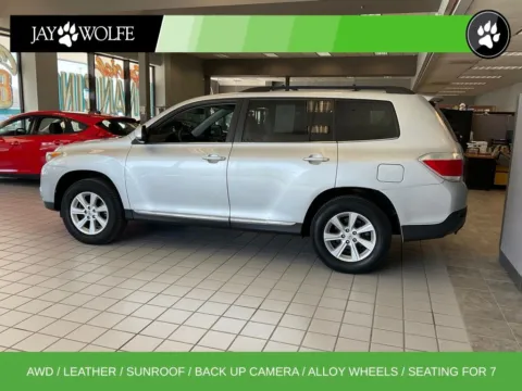 More photos of 2011 Toyota Highlander SE at Jay Wolfe Auto Outlet, MO