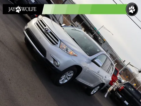 Another view of 2011 Toyota Highlander SE for sale in Kansas City, MO at Jay Wolfe Auto Outlet