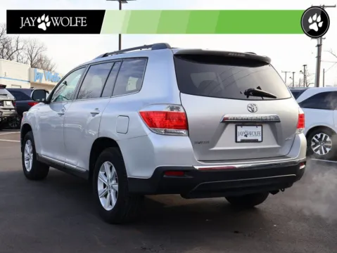 More photos of 2011 Toyota Highlander SE at Jay Wolfe Auto Outlet, MO