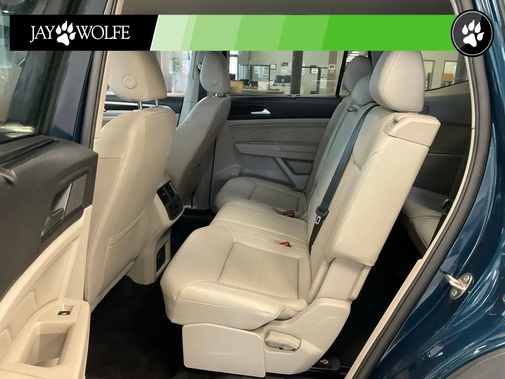 2023 Volkswagen Atlas SE w/Tech - Photo 22