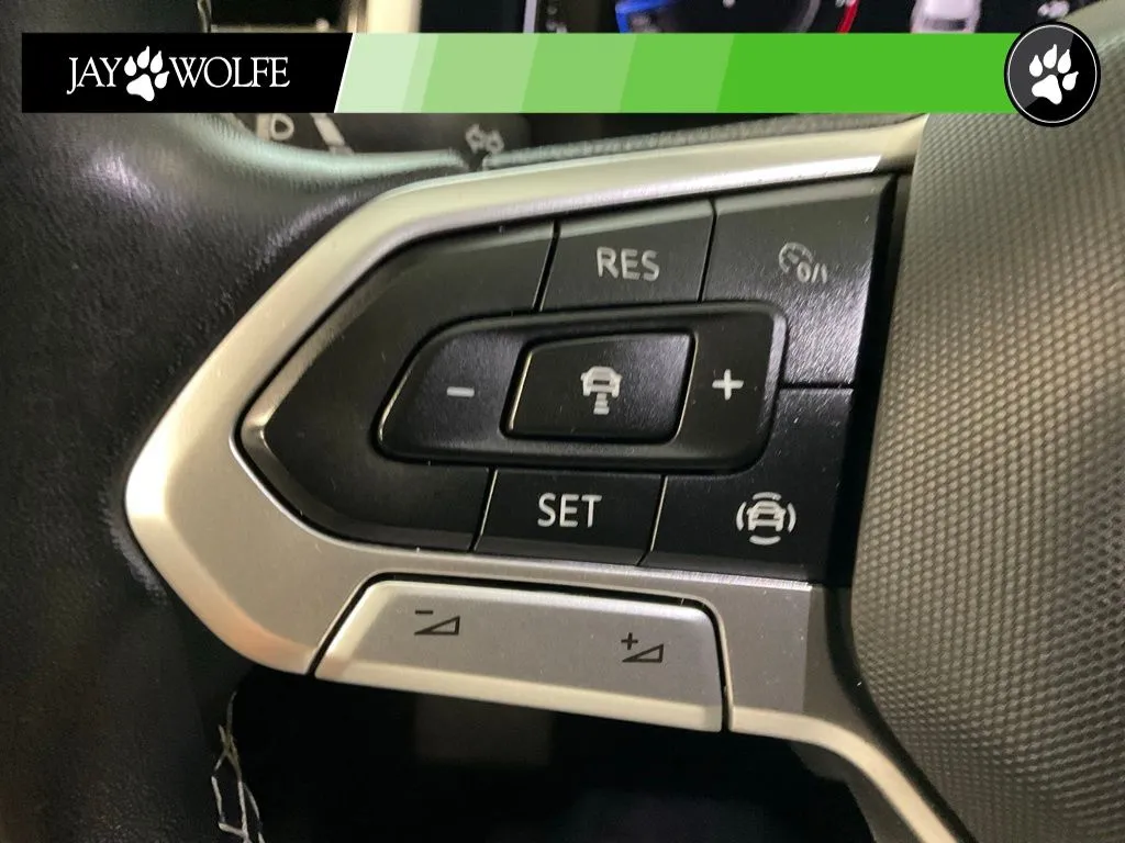 2023 Volkswagen Atlas SE w/Tech - Photo 12