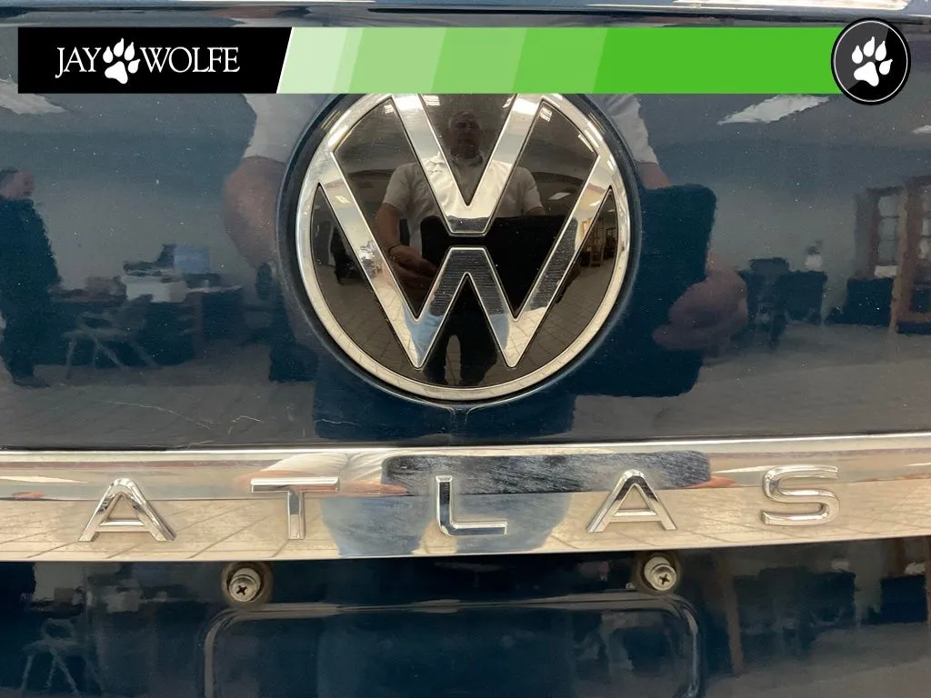 2023 Volkswagen Atlas SE w/Tech - Photo 25
