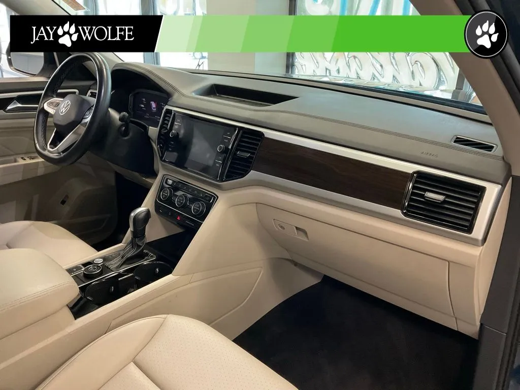 2023 Volkswagen Atlas SE w/Tech - Photo 18