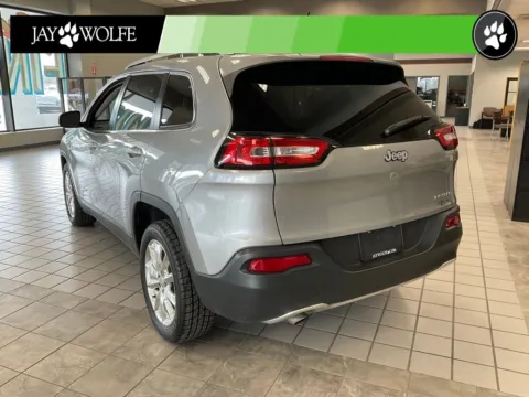 More photos of 2015 Jeep Cherokee Limited at Jay Wolfe Auto Outlet, MO